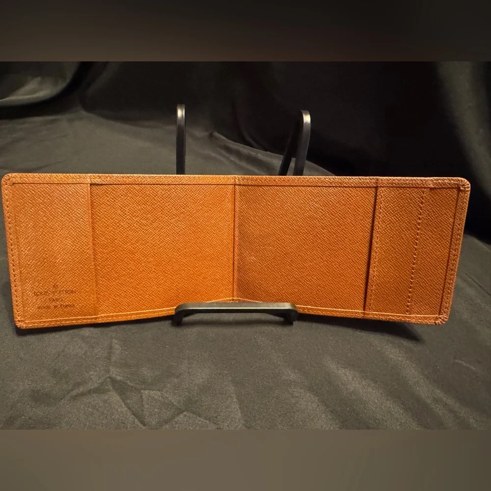 Louis Vuitton LV Taiga Leather Men's Wallet